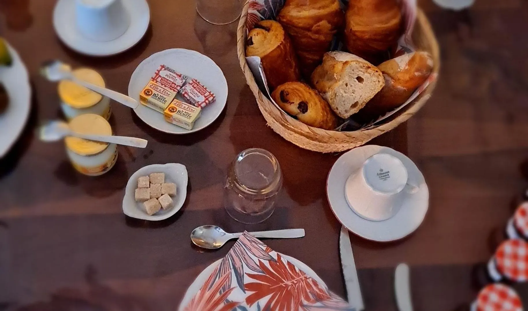 Les Lauriers Fleuris Bed & Breakfast Meounes-les-Montrieux