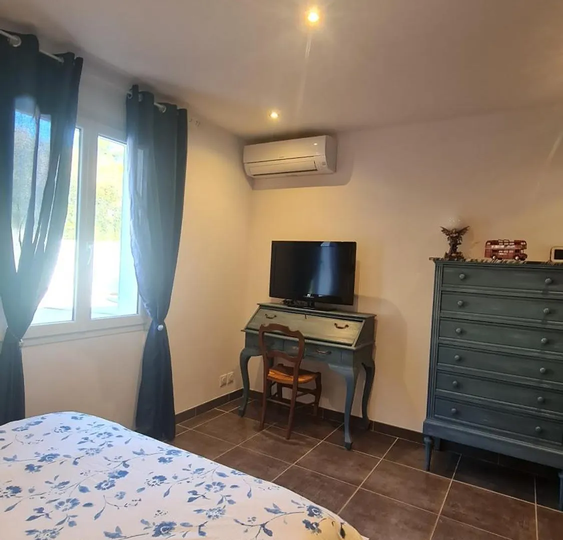 Les Lauriers Fleuris Bed & Breakfast Meounes-les-Montrieux