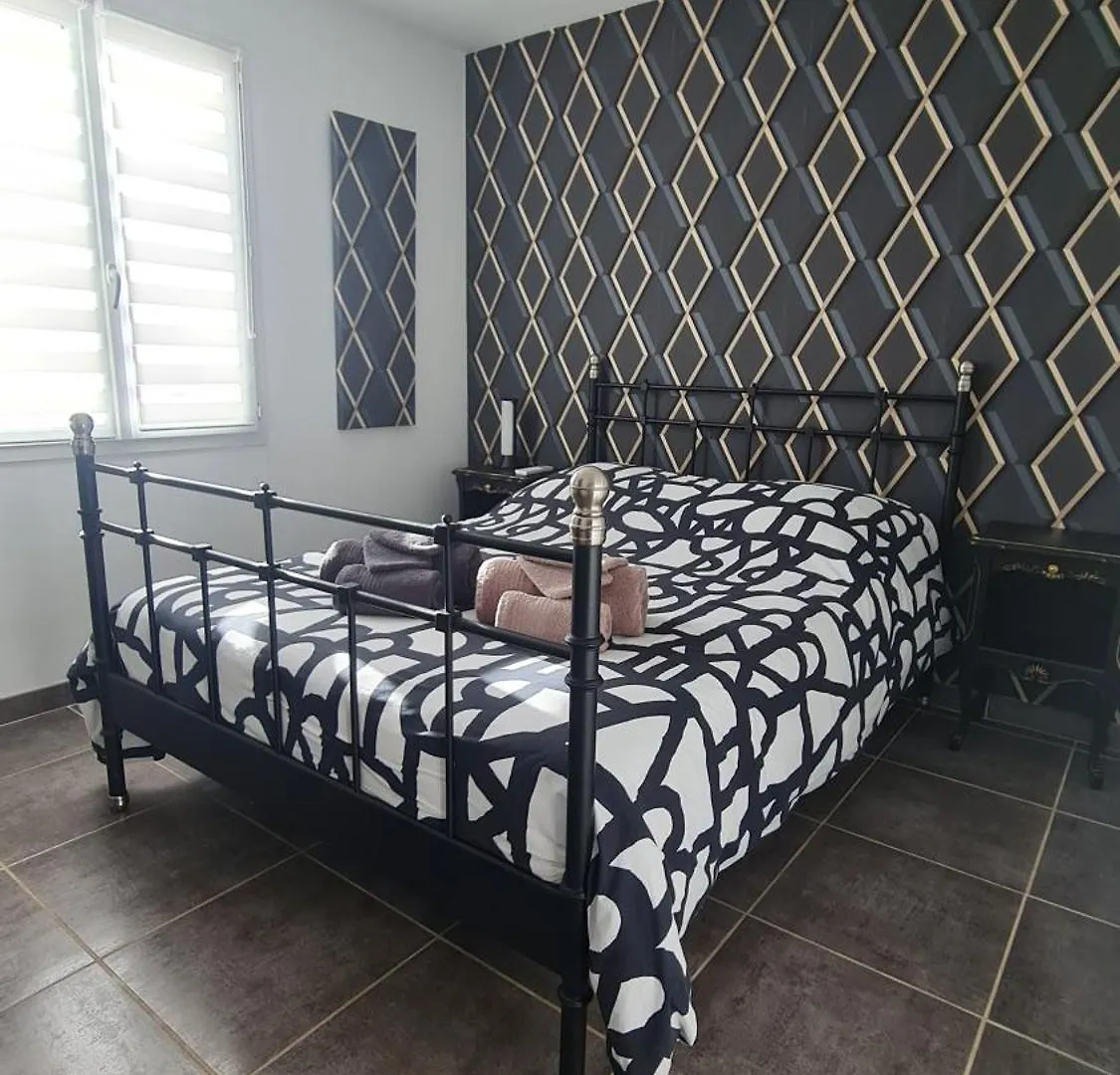 Les Lauriers Fleuris Bed & Breakfast Meounes-les-Montrieux